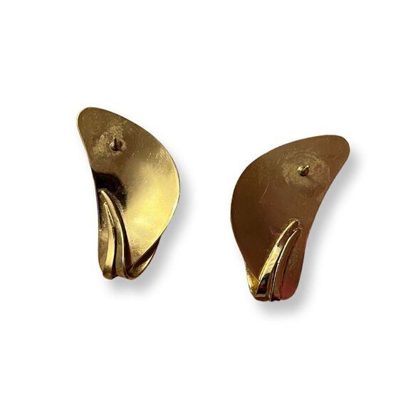 🤯5/$25🤯 Vintage Gold And Cream Pierced Earrings - Picture 2 of 2